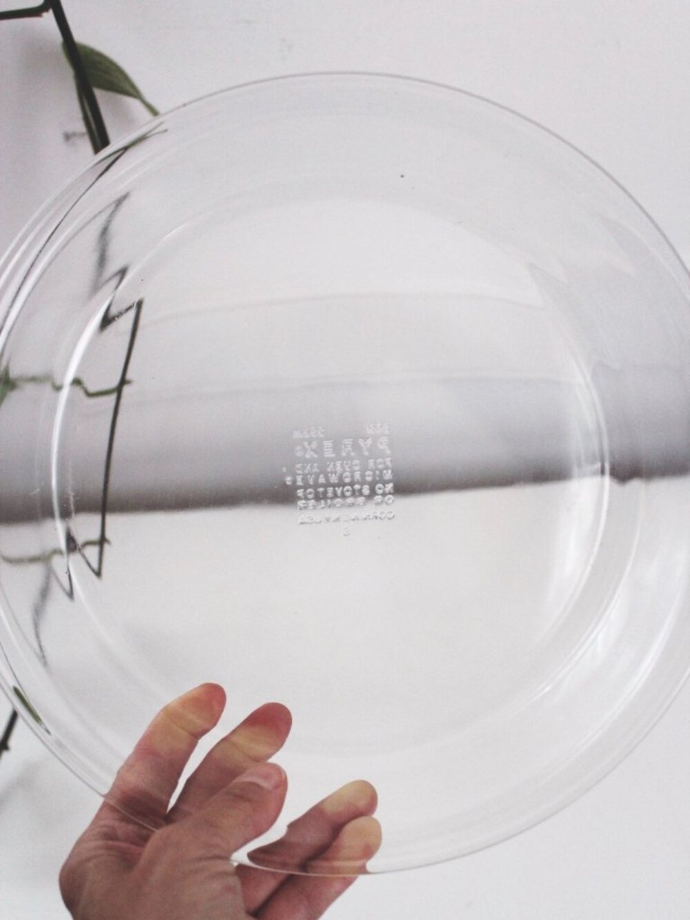 Vintage Pyrex Clear Glass 9" Pie Plate Baking Dish Serving Tray Mid Century USA - Picture 2 of 4